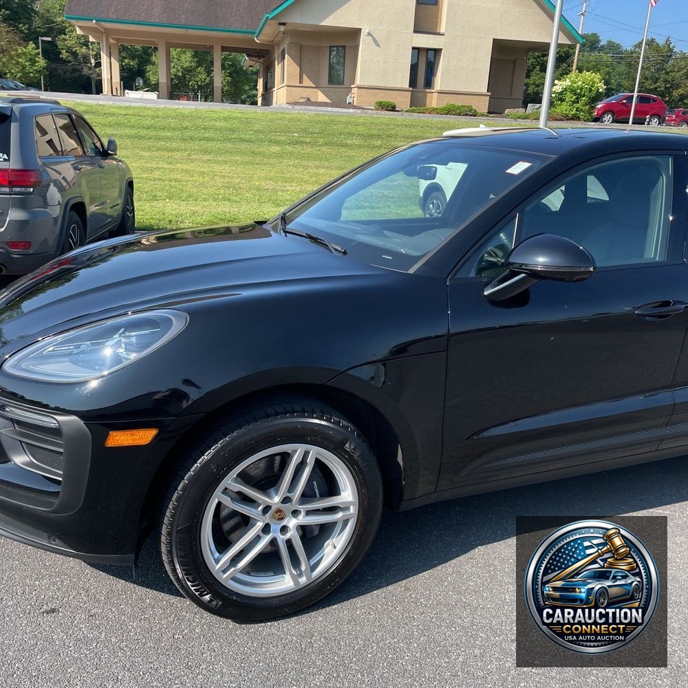 2023 Porsche Macan Base