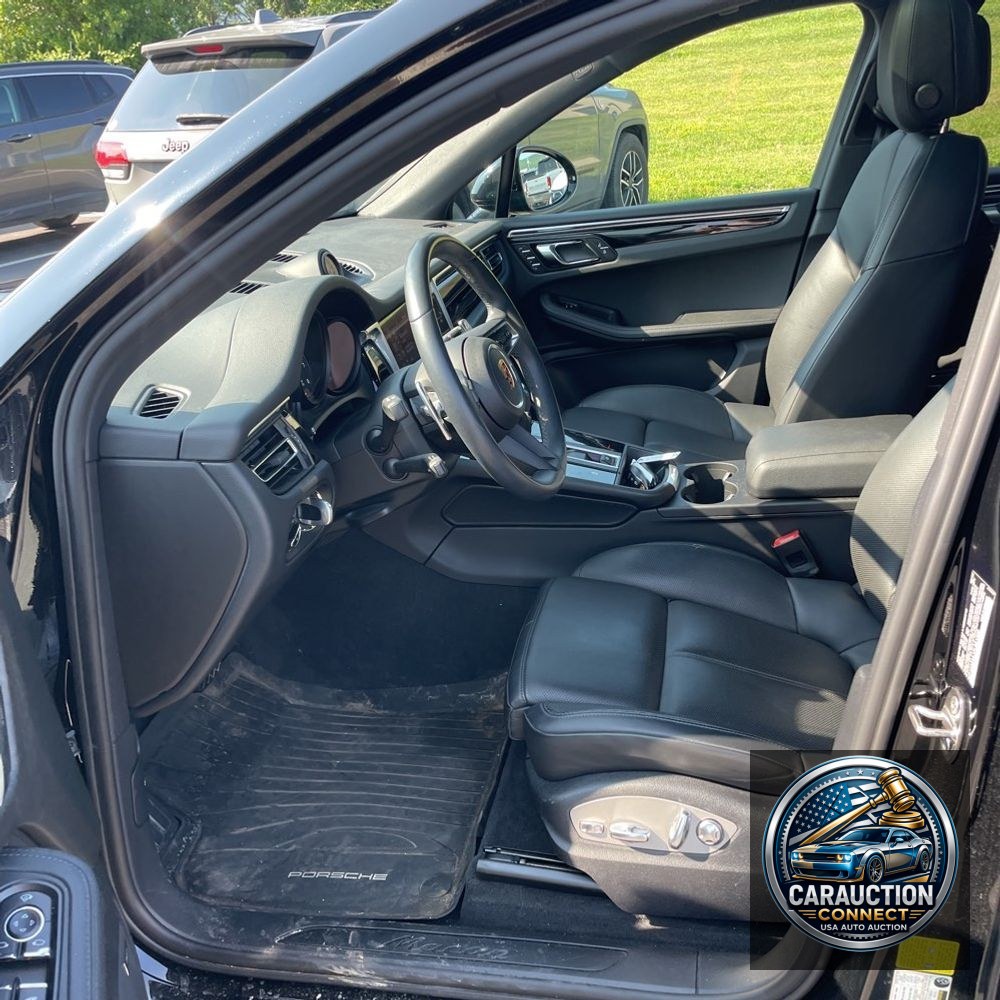 2023 Porsche Macan Base