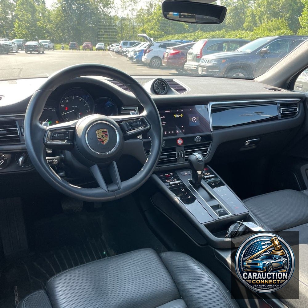 2023 Porsche Macan Base