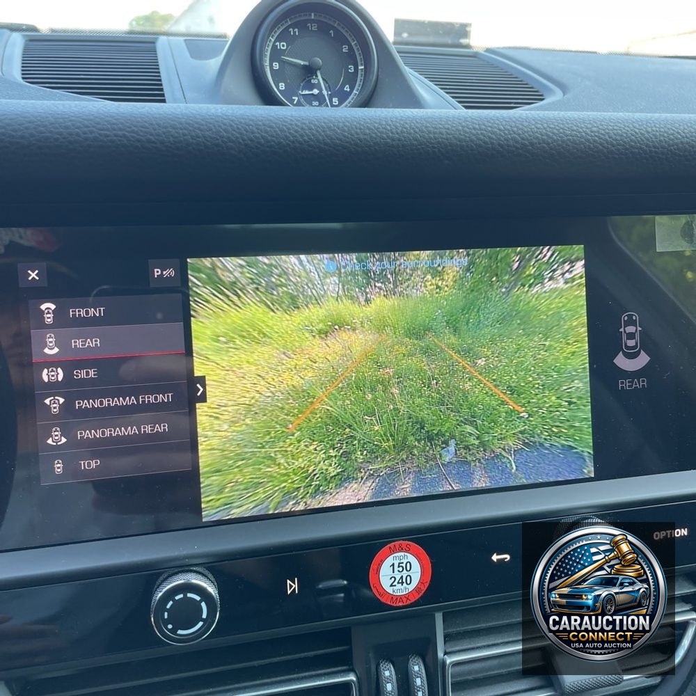 2023 Porsche Macan Base