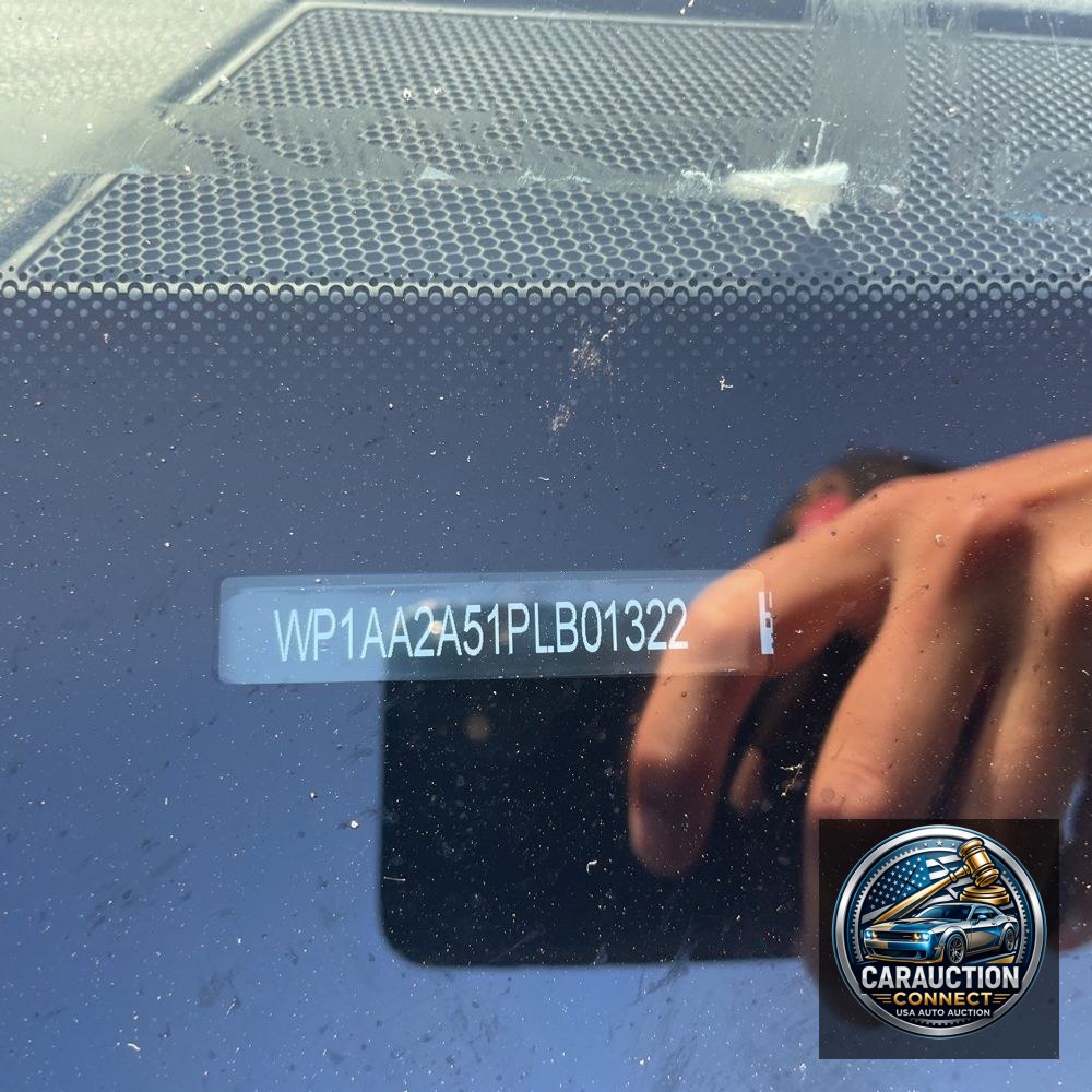 2023 Porsche Macan Base