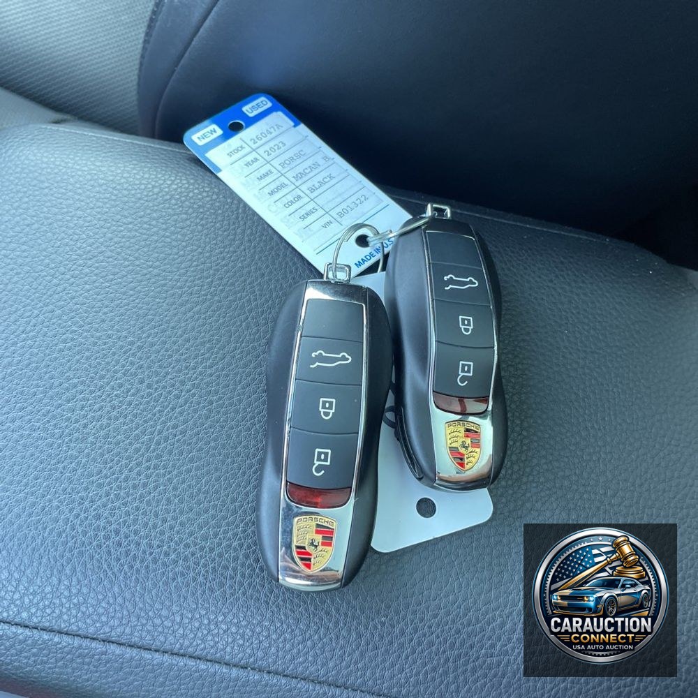 2023 Porsche Macan Base