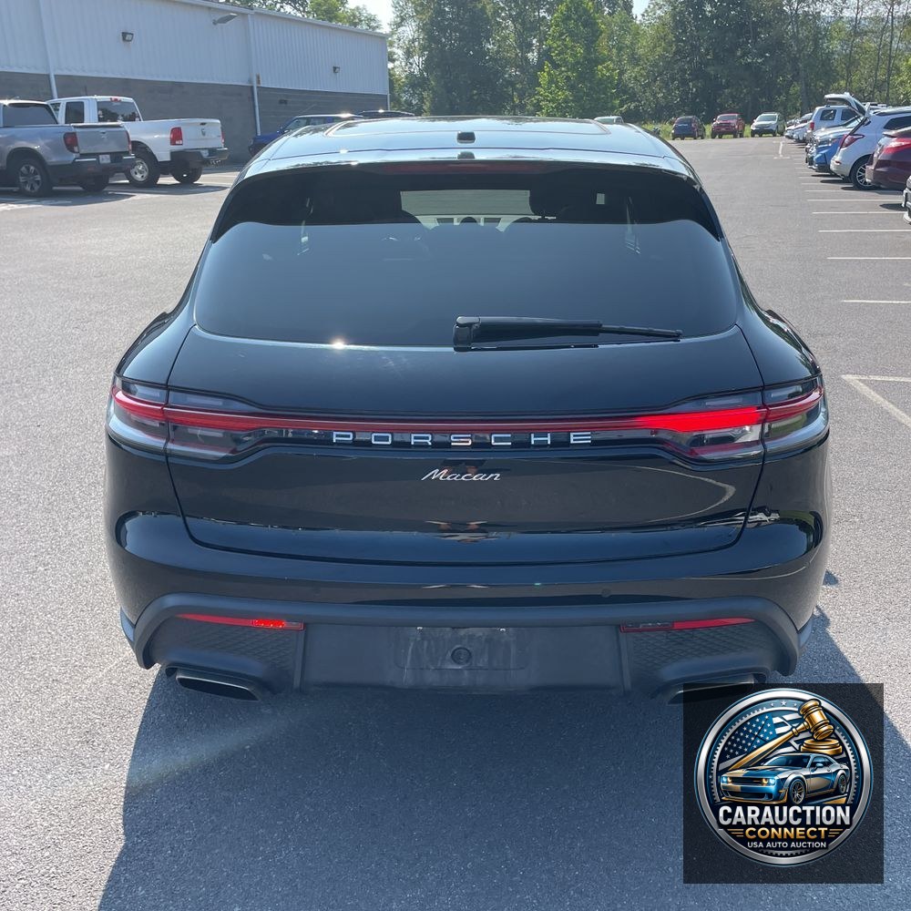 2023 Porsche Macan Base