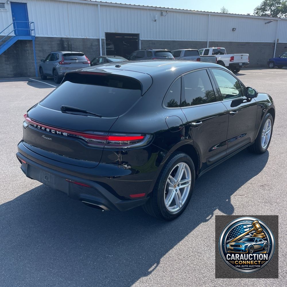 2023 Porsche Macan Base