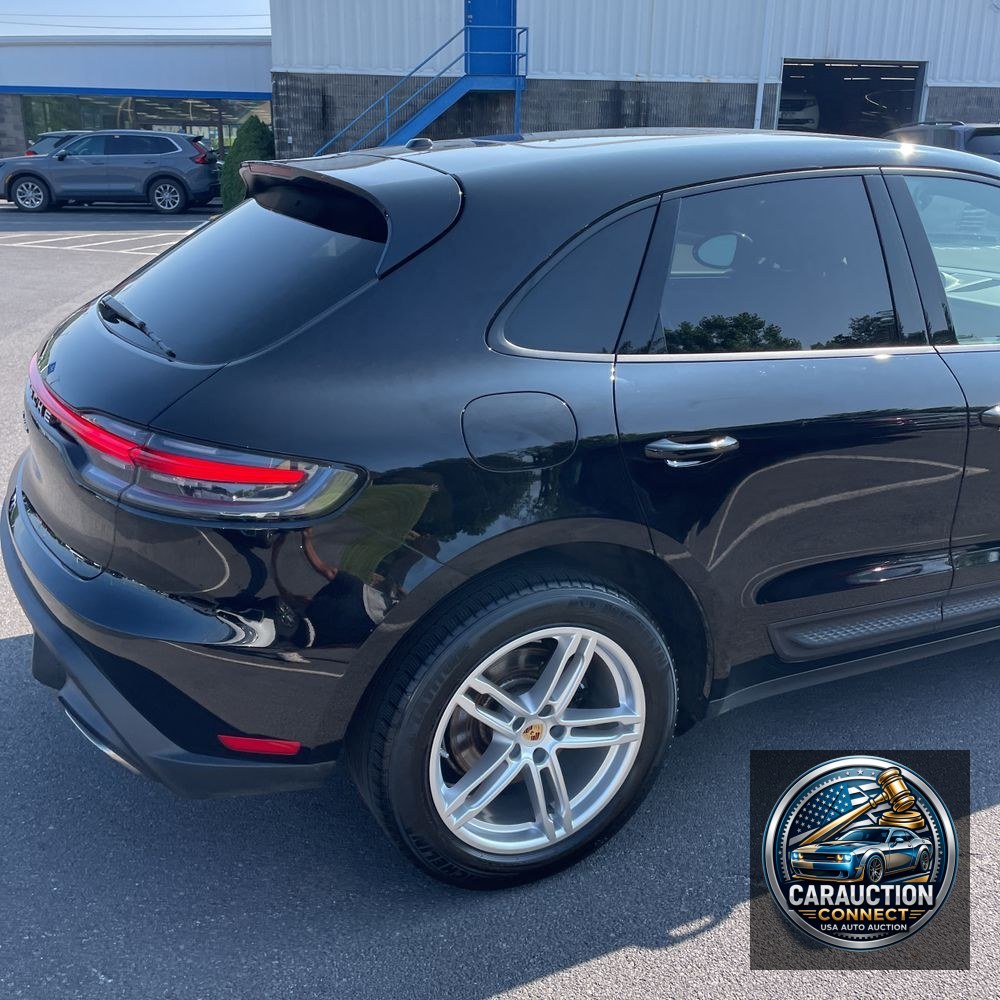 2023 Porsche Macan Base