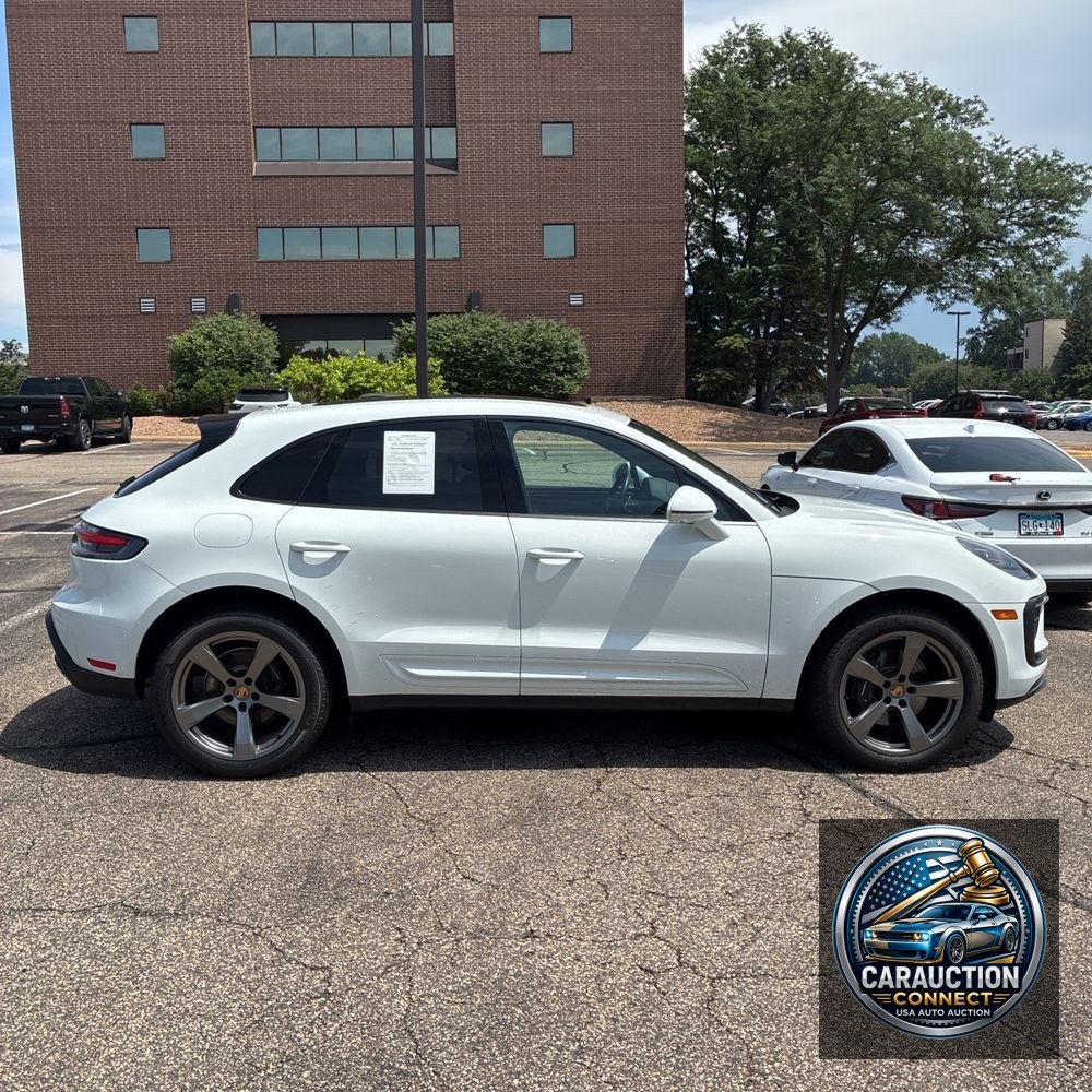 2023 Porsche Macan T