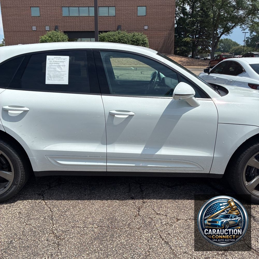 2023 Porsche Macan T