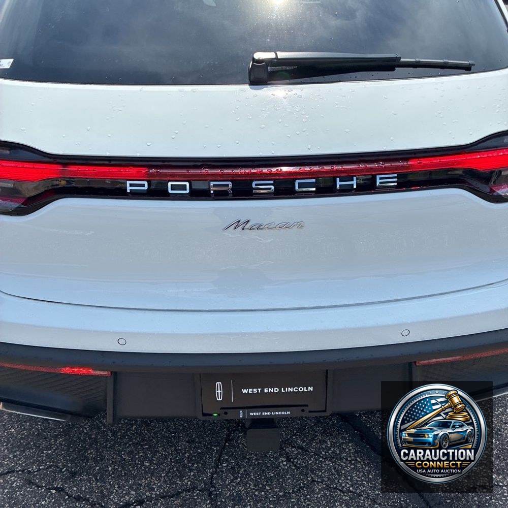 2023 Porsche Macan T