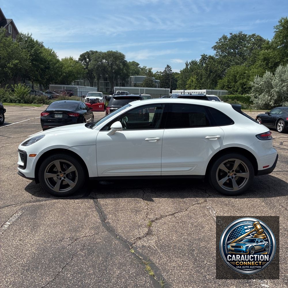 2023 Porsche Macan T