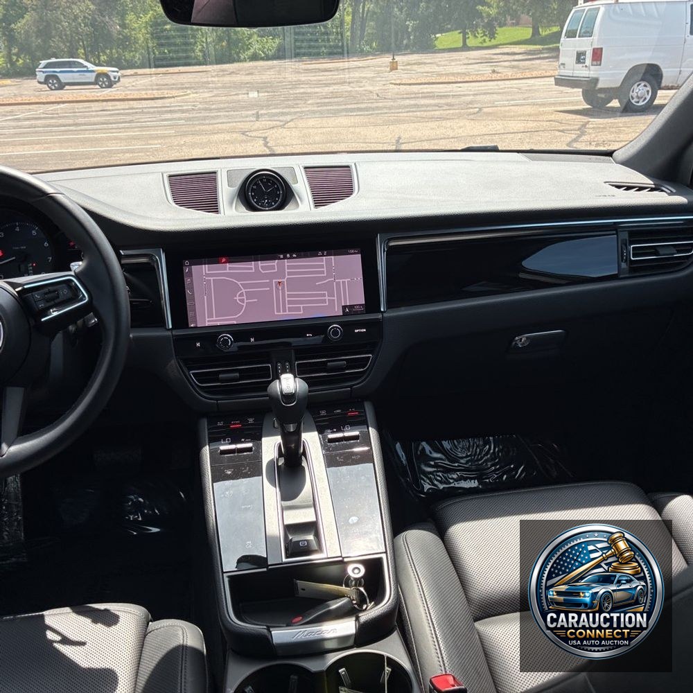 2023 Porsche Macan T