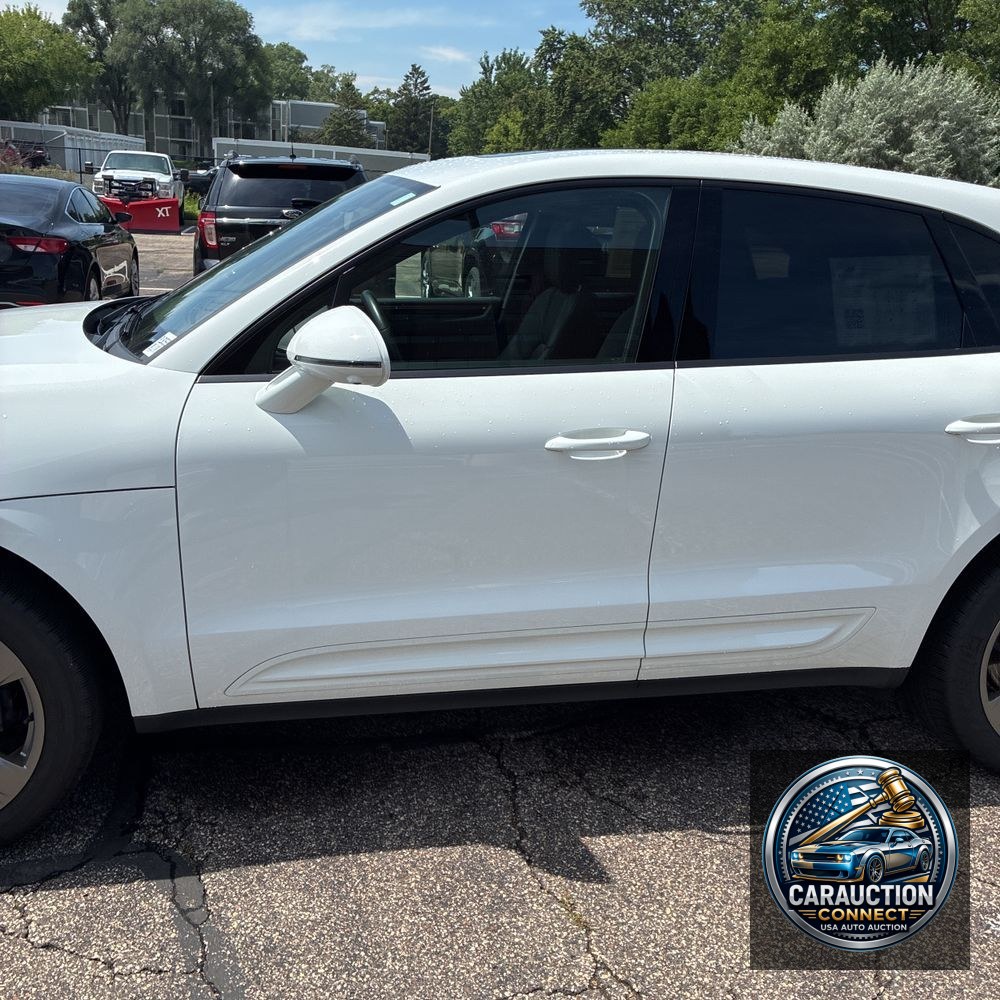 2023 Porsche Macan T