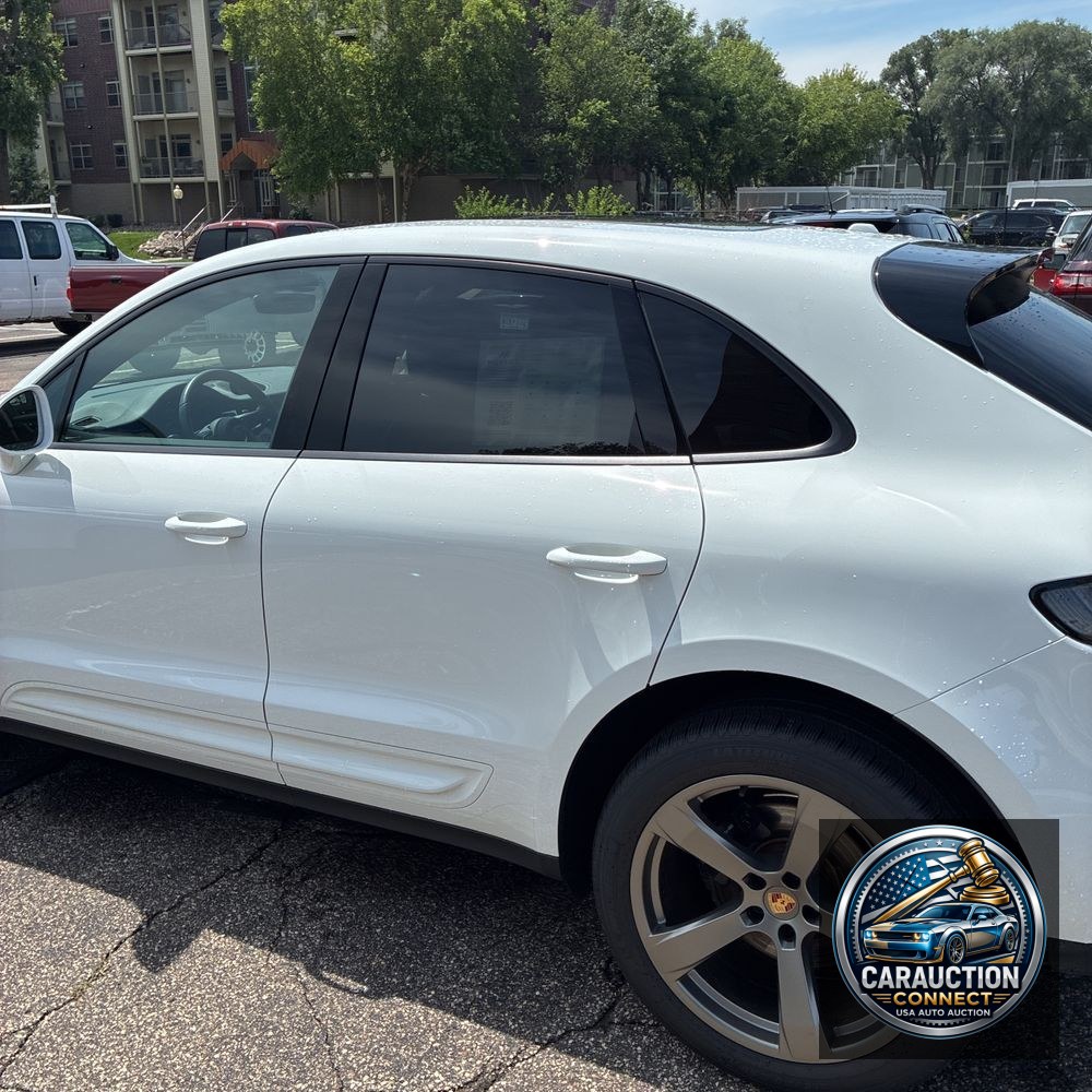 2023 Porsche Macan T