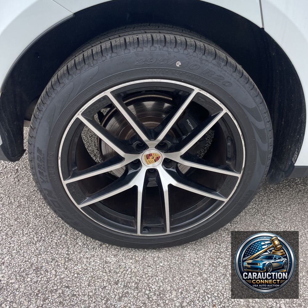 2023 Porsche Macan Base