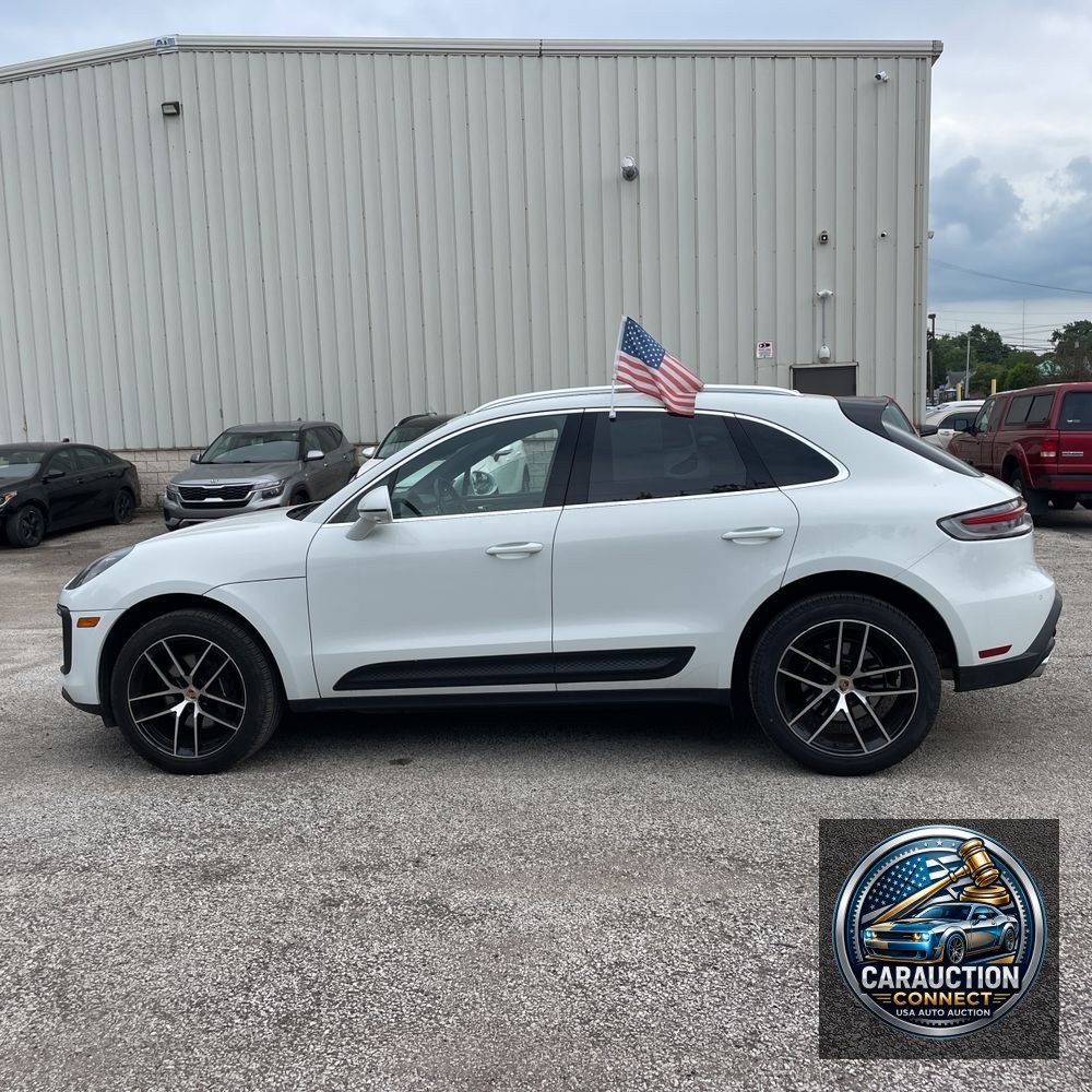 2023 Porsche Macan Base