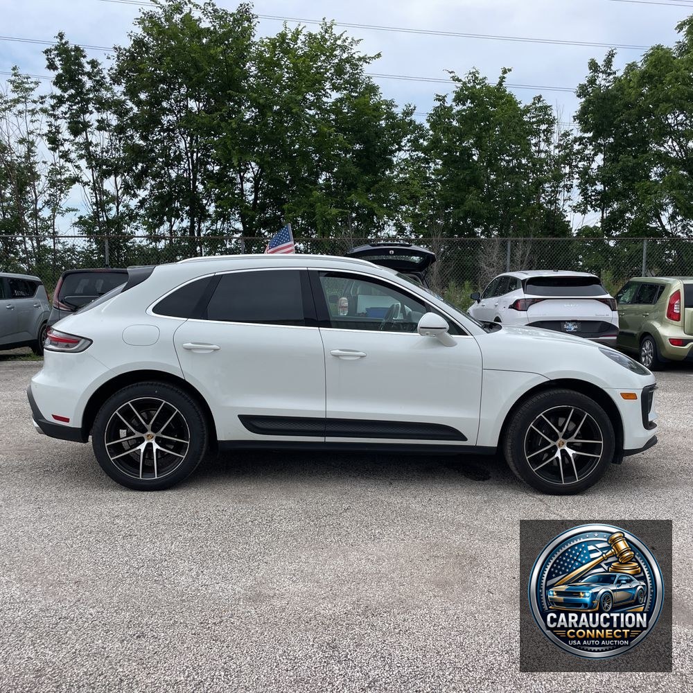 2023 Porsche Macan Base