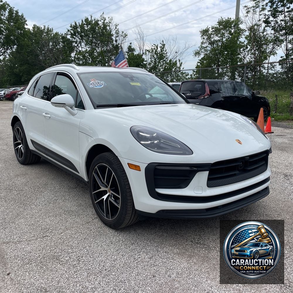 2023 Porsche Macan Base