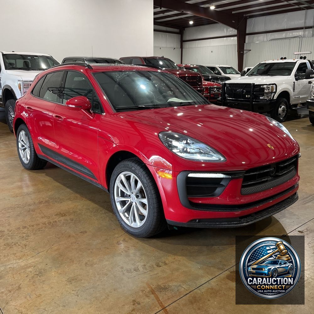 2023 Porsche Macan Base