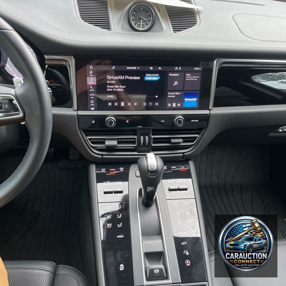 2023 Porsche Macan Base