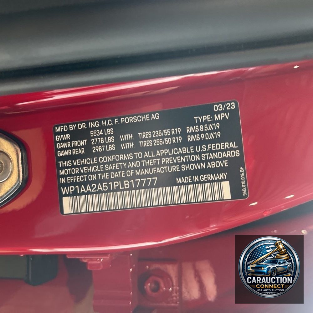 2023 Porsche Macan Base