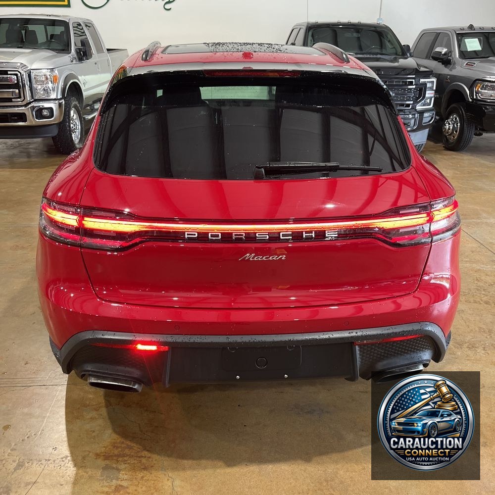 2023 Porsche Macan Base