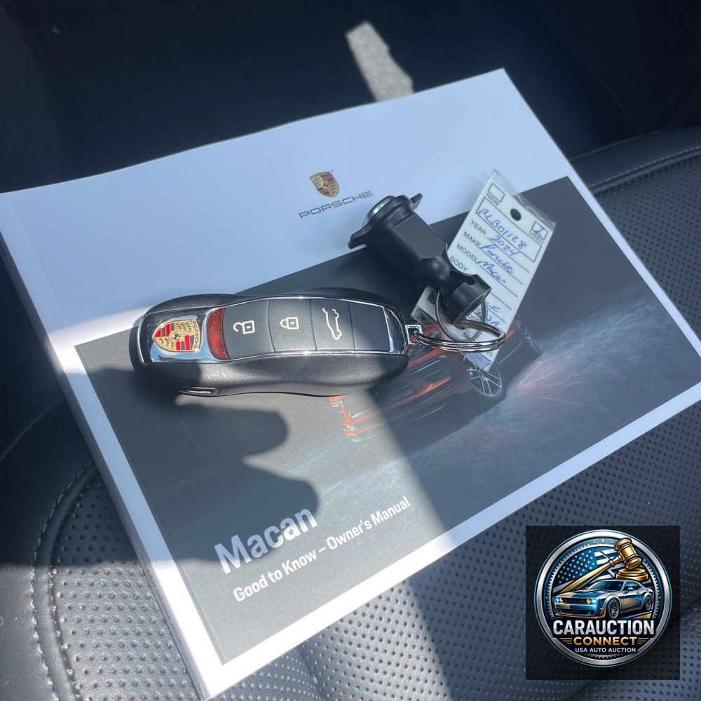 2024 Porsche Macan Base