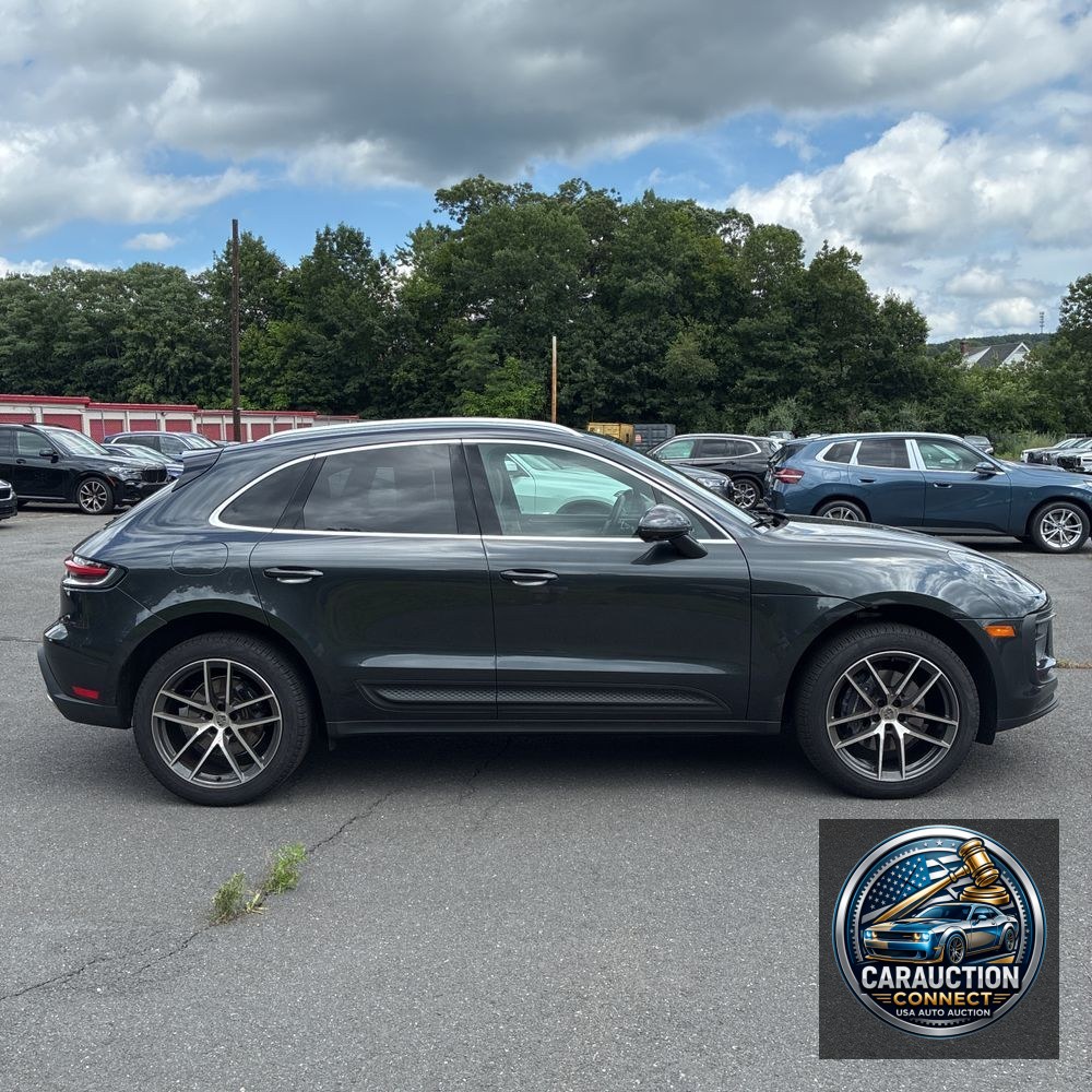 2024 Porsche Macan Base