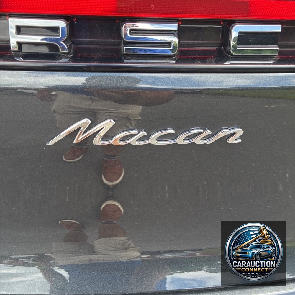 2024 Porsche Macan Base