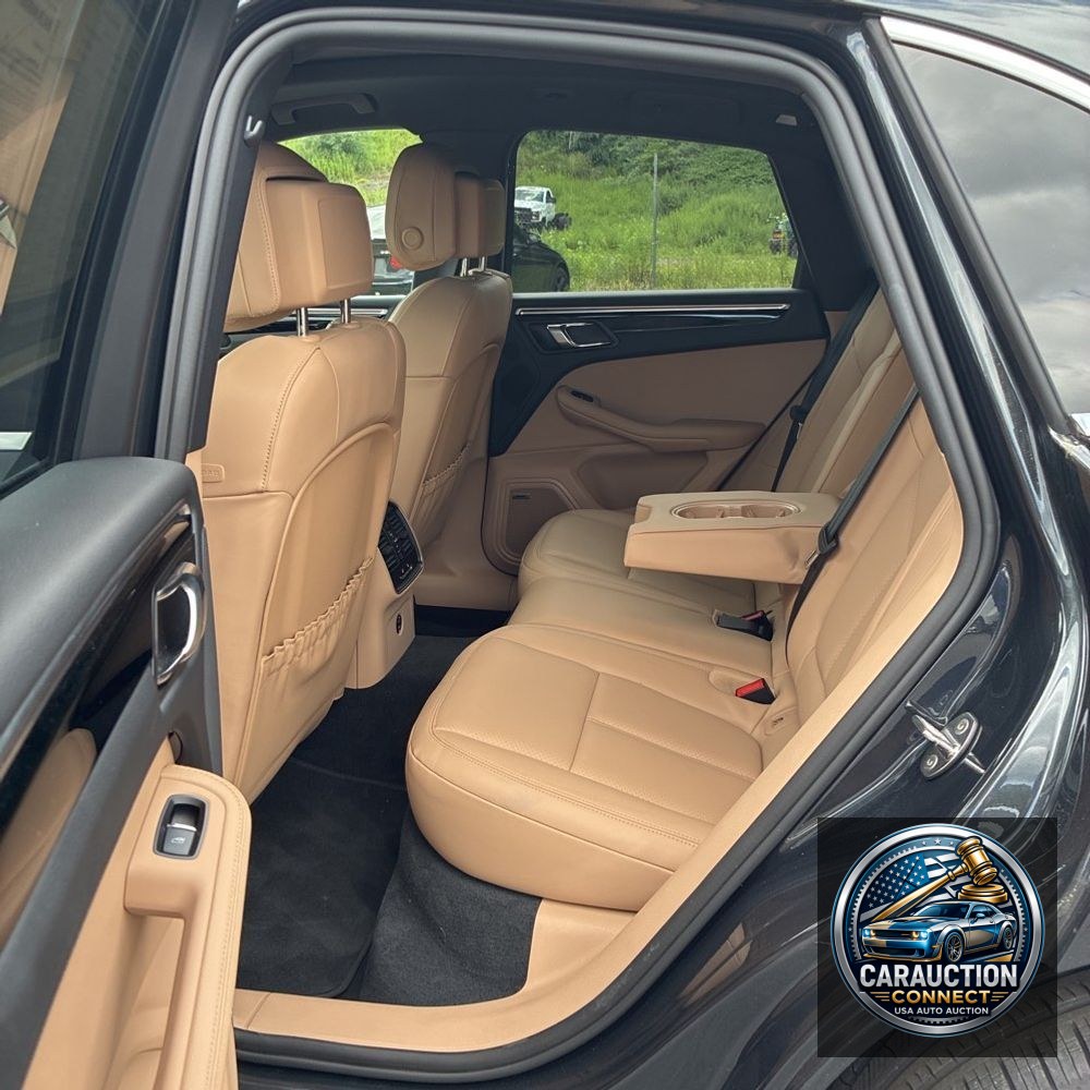 2024 Porsche Macan Base