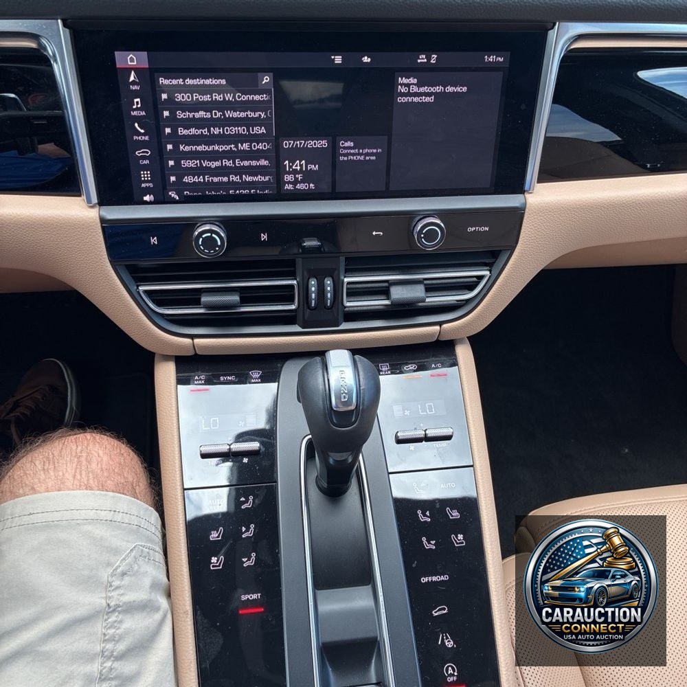 2024 Porsche Macan Base