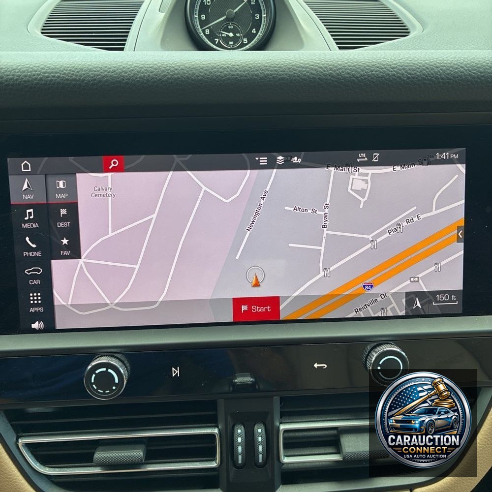 2024 Porsche Macan Base