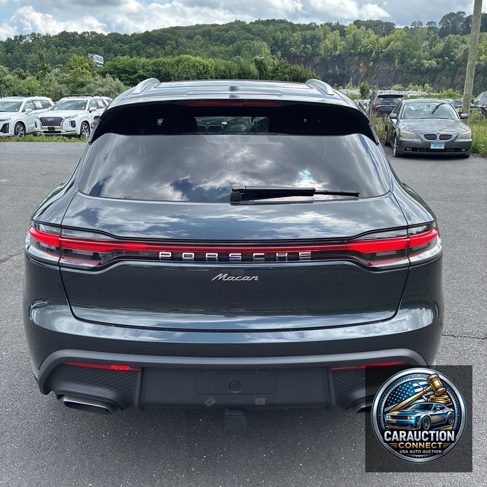 2024 Porsche Macan Base