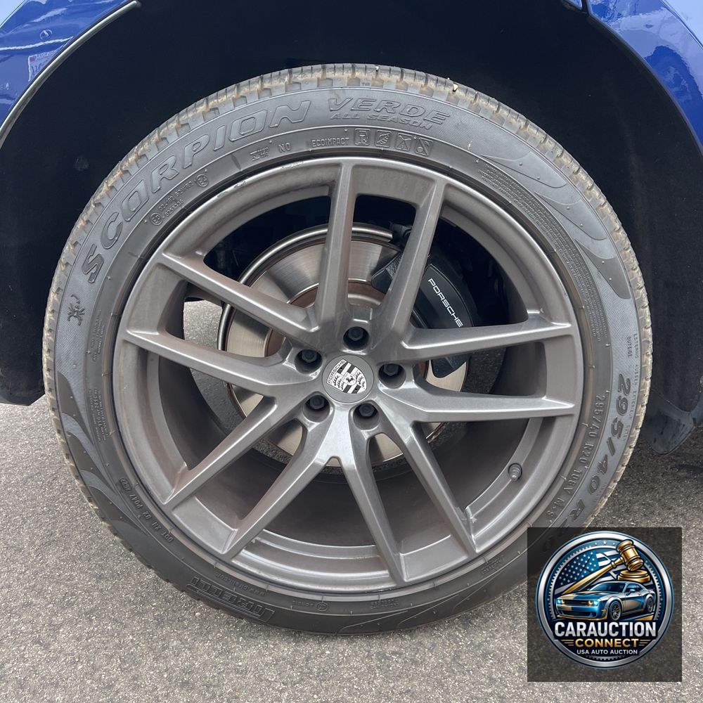 2023 Porsche Macan T