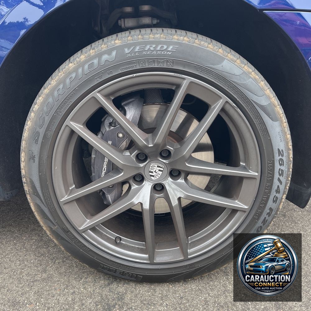 2023 Porsche Macan T