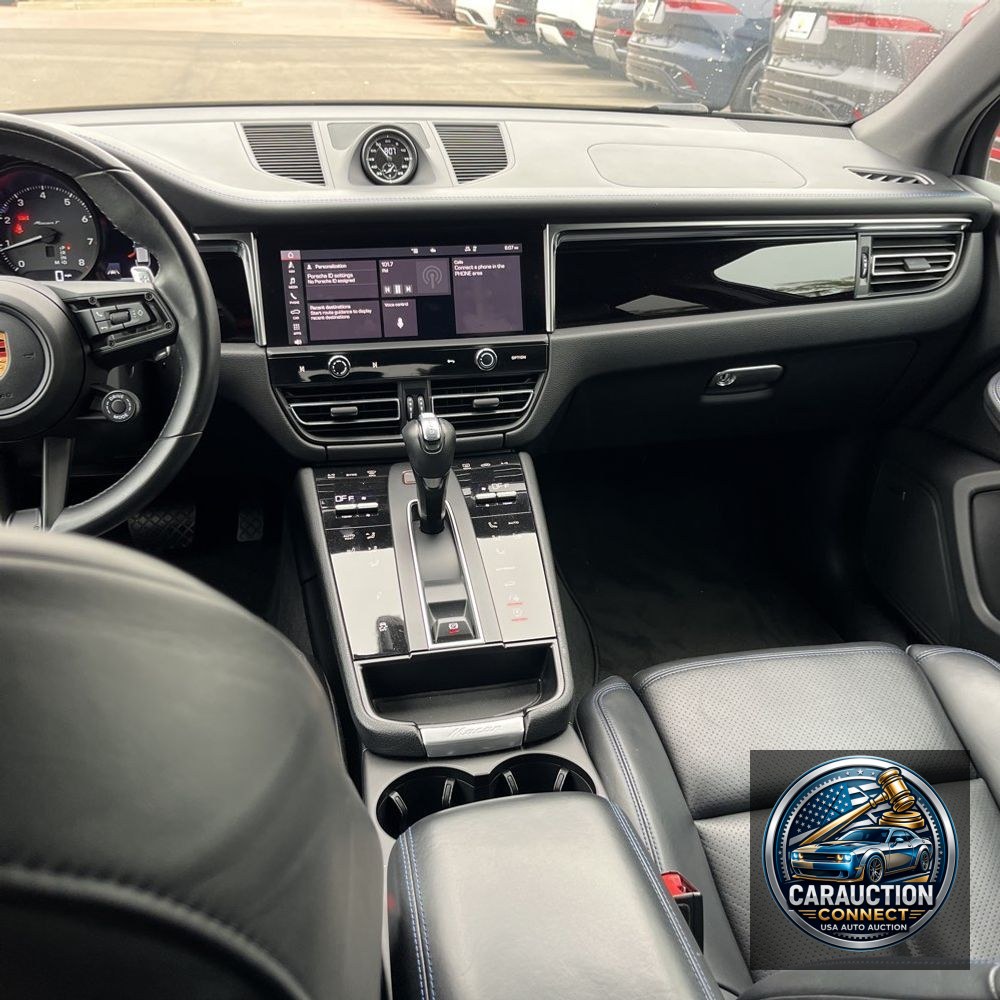 2023 Porsche Macan T