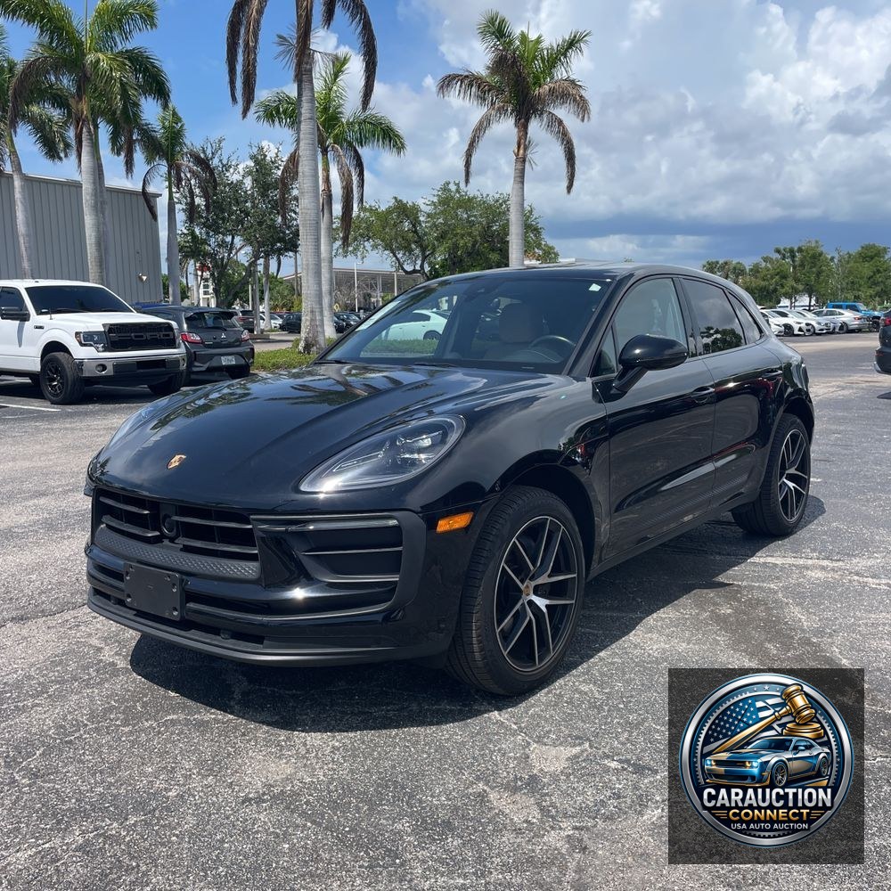 2023 Porsche Macan Base