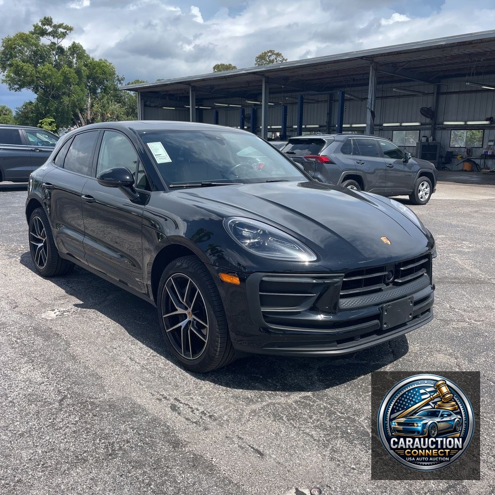 2023 Porsche Macan Base