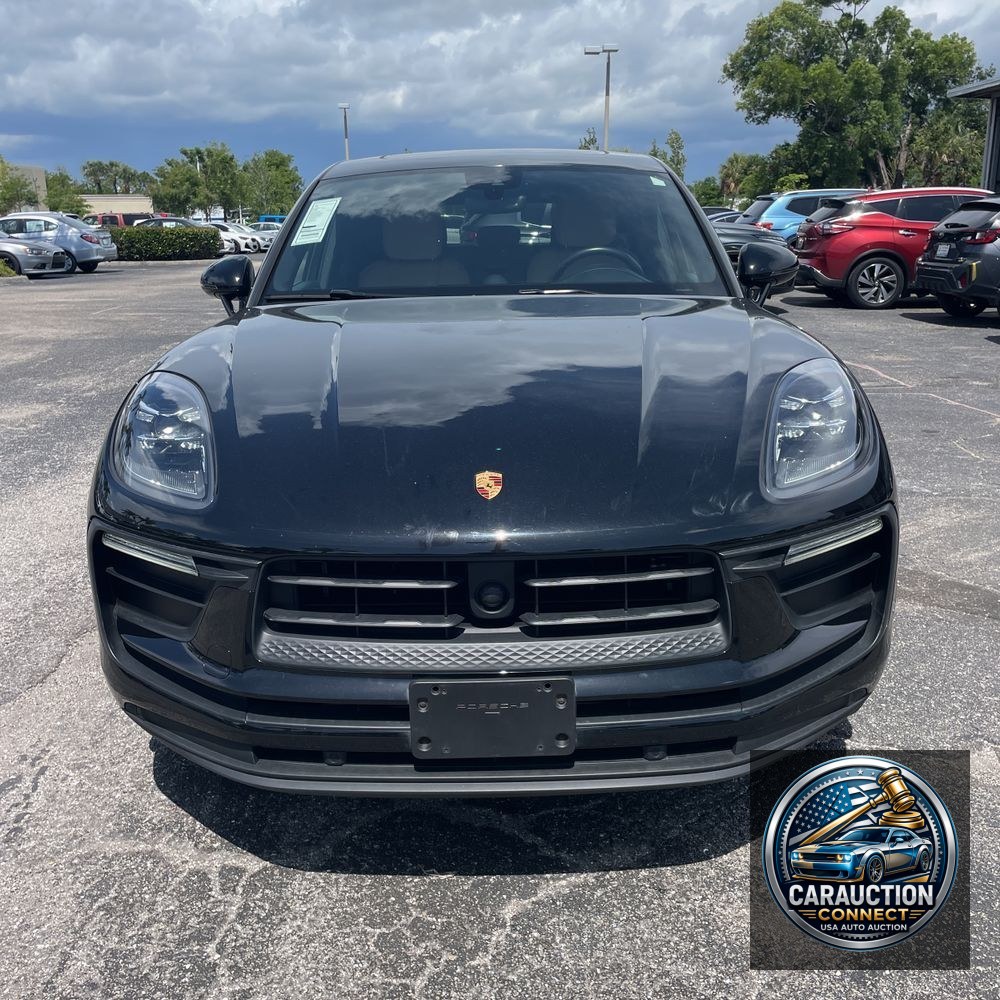 2023 Porsche Macan Base