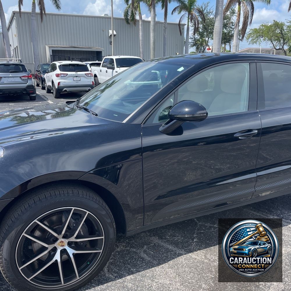 2023 Porsche Macan Base
