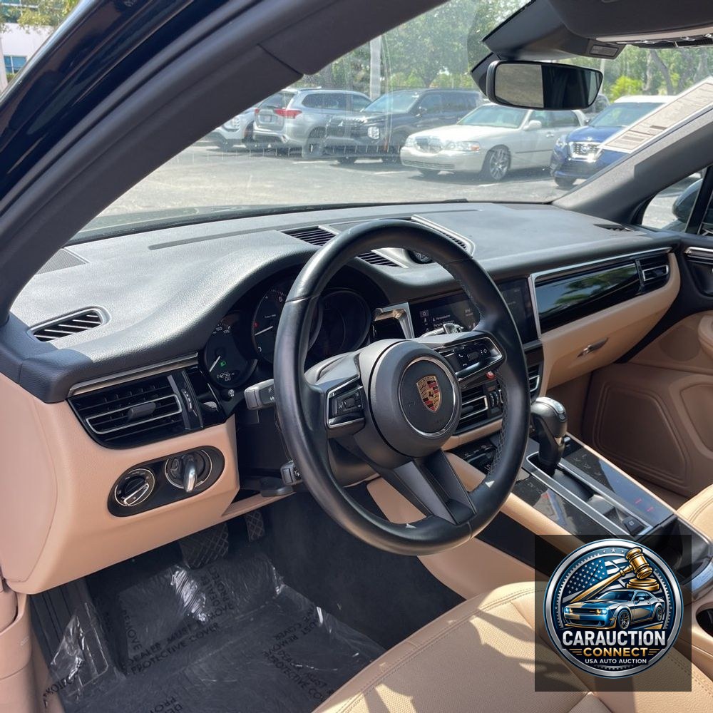 2023 Porsche Macan Base