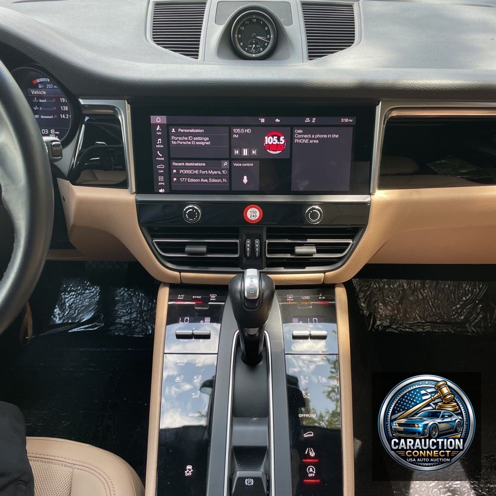 2023 Porsche Macan Base