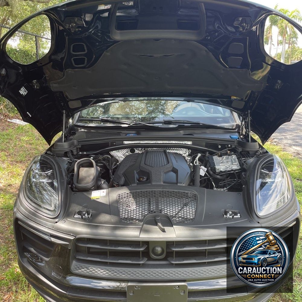 2023 Porsche Macan Base