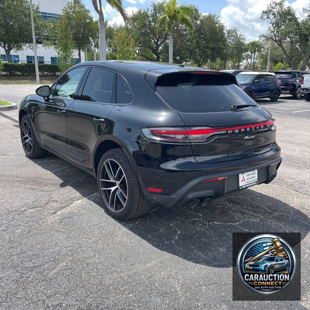2023 Porsche Macan Base