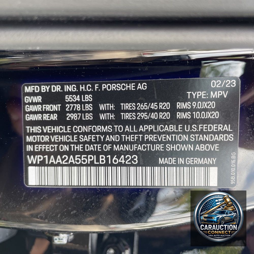 2023 Porsche Macan Base