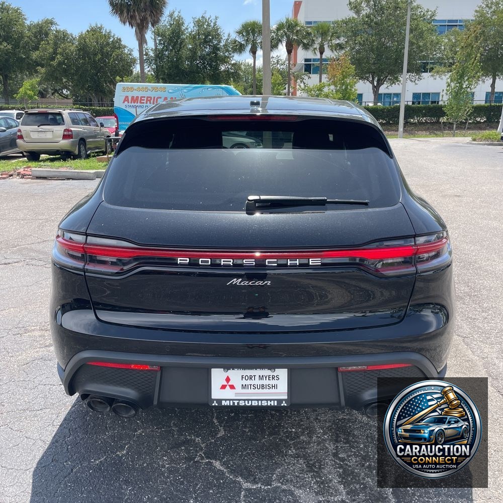 2023 Porsche Macan Base