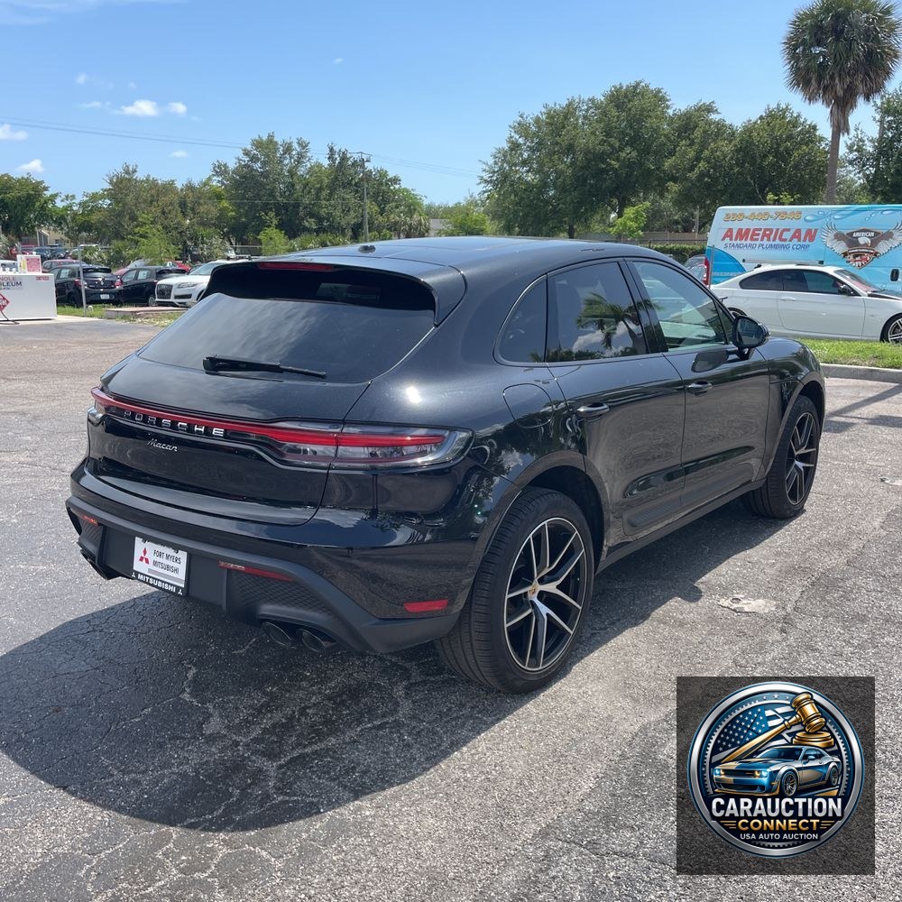 2023 Porsche Macan Base