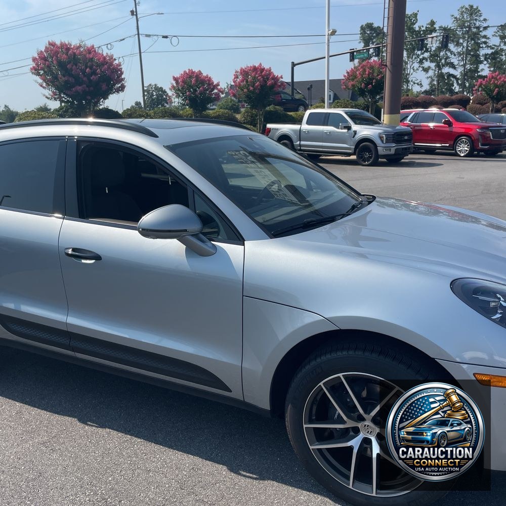 2024 Porsche Macan Base