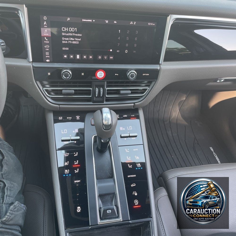 2024 Porsche Macan Base