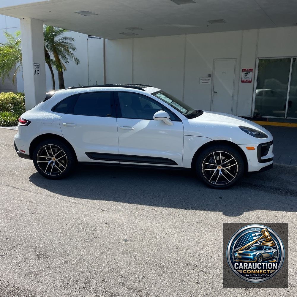 2022 Porsche Macan Base