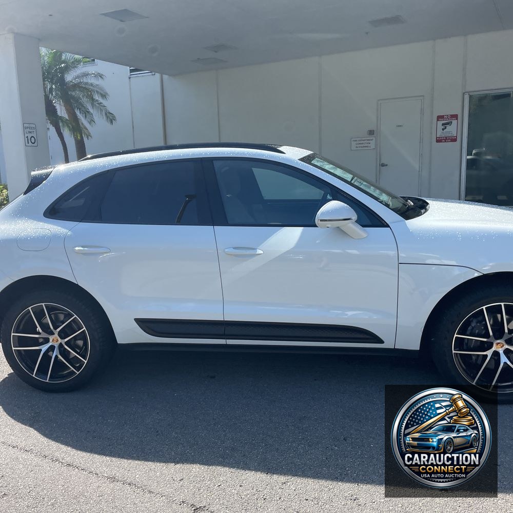 2022 Porsche Macan Base