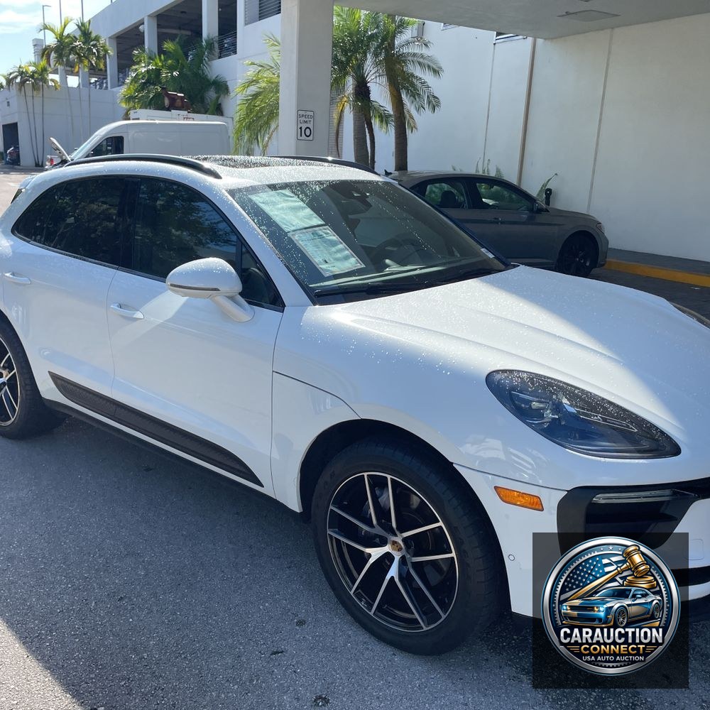 2022 Porsche Macan Base